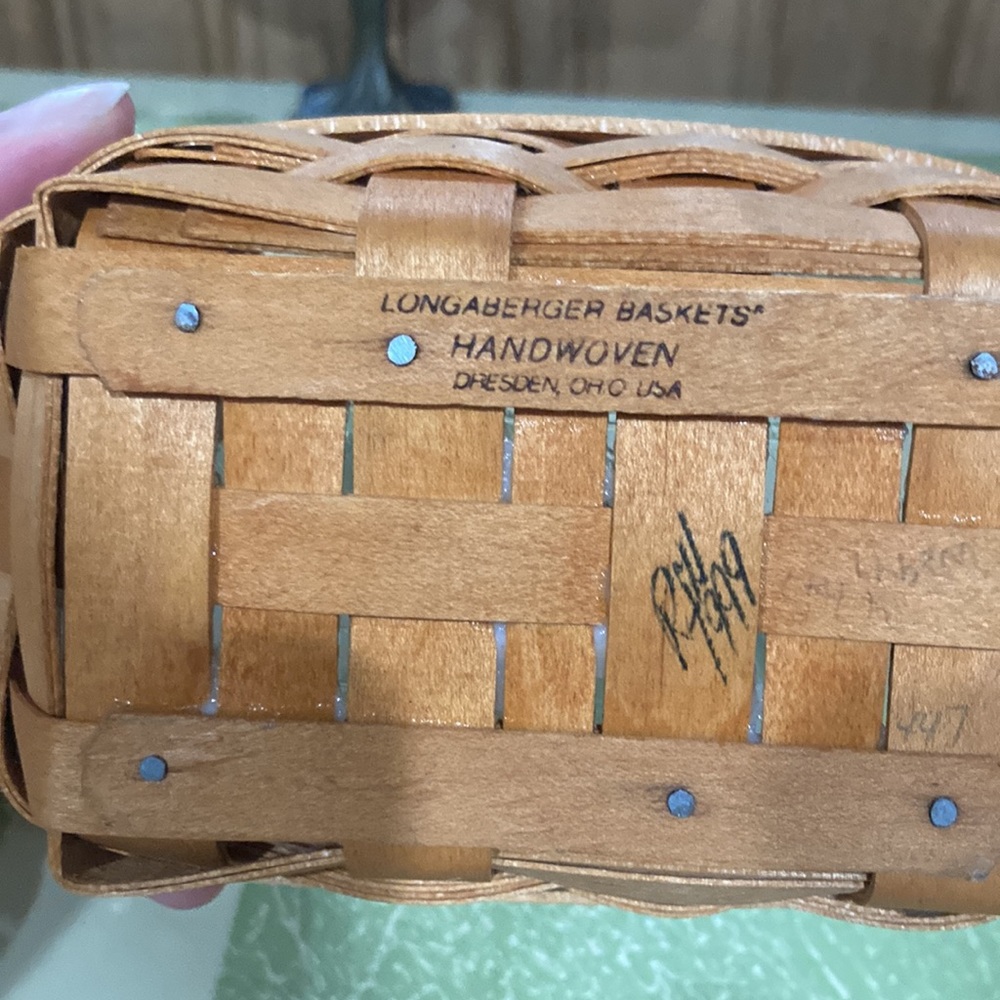 2   Longaberger baskets. - Picture 5 of 5